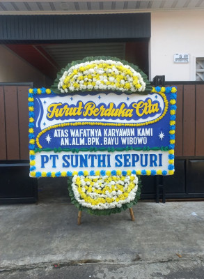 Papan Bunga Duka di Lamper Tengah