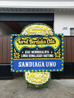 Papan Bunga Duka di Lamper Tengah