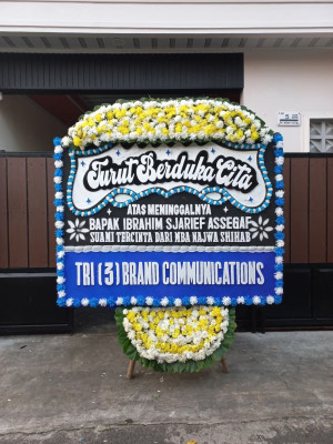 Papan Bunga Duka di Lamper Tengah